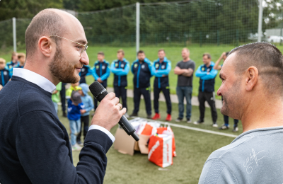 CEO Benedikt Lausberg beim Sponsor